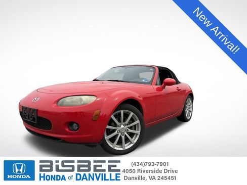 Used 2006 MAZDA MX-5 Miata Grand Touring w/ Premium Pkg RWD image 1