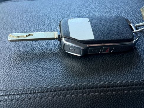 Used 2025 Kia Sportage LX image 21