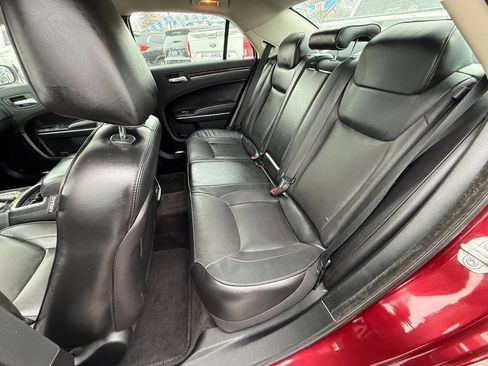 Used 2018 Chrysler 300 Limited w/ Safetytec Plus Group image 46