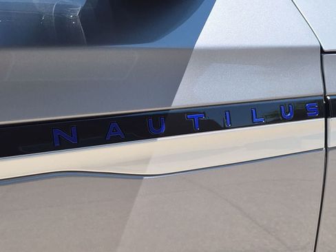 Used 2024 Lincoln Nautilus Premier w/ Equipment Group 102A AWD/4WD image 12
