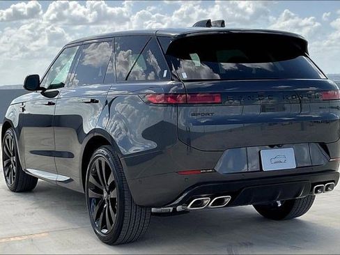 New 2025 Land Rover Range Rover Sport Dynamic SE image 3