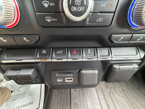 Used 2019 GMC Sierra 1500 SLE w/ SLE Value Package AWD/4WD image 26