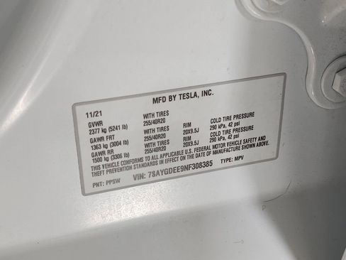 Used 2022 Tesla Model Y Long Range AWD/4WD image 37