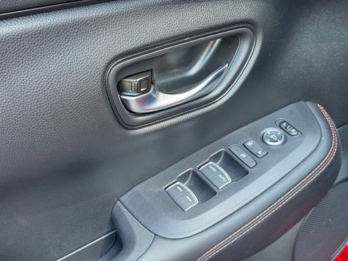 Certified 2025 Honda HR-V Sport image 9