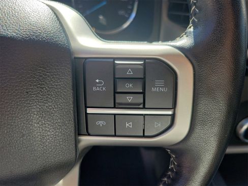 Used 2024 Ford Expedition XLT image 21