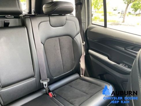 Used 2025 Jeep Grand Cherokee Altitude AWD/4WD image 22