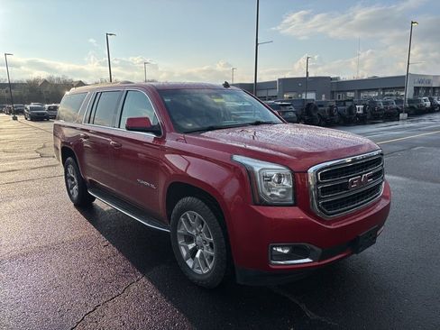 Used 2015 GMC Yukon XL SLT w/ HD Trailering Package image 3