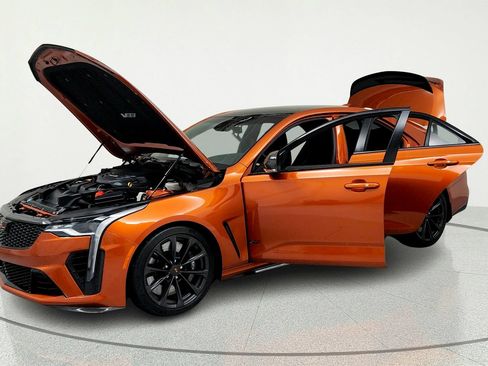 Certified 2022 Cadillac CT4 V Blackwing RWD image 9