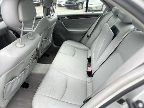 Used 2002 Mercedes-Benz C 320 Sedan image 20
