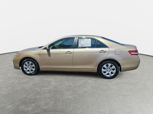 Used 2010 Toyota Camry LE FWD image 7