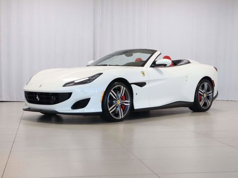 Certified 2020 Ferrari Portofino image 3
