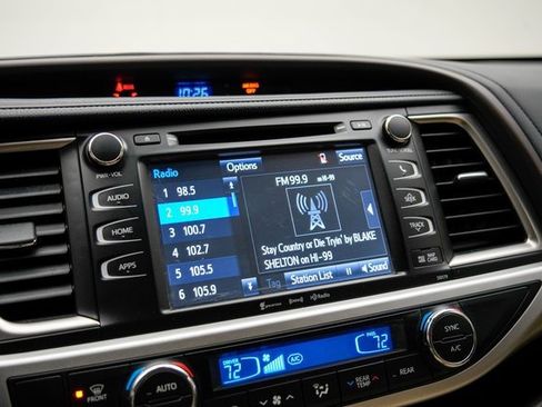 Used 2018 Toyota Highlander XLE image 21