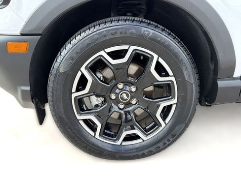 Used 2025 Ford Bronco Sport Outer Banks AWD/4WD image 12