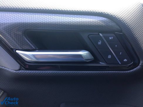 Used 2025 Chevrolet Silverado 1500 ZR2 w/ Technology Package image 37