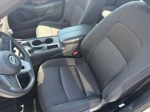 Used 2025 Nissan Altima 2.5 SV image 35