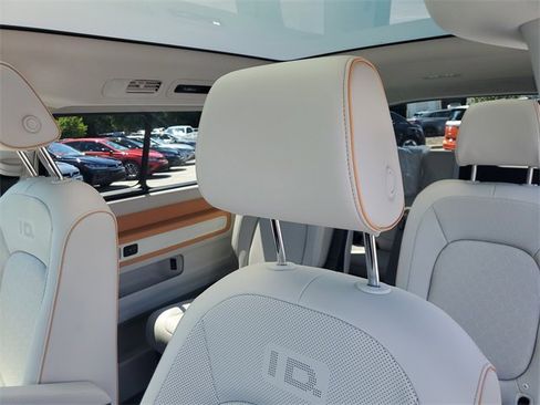 New 2025 Volkswagen ID. Buzz Pro S Plus image 29