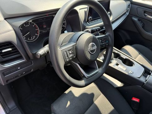 Used 2024 Nissan Rogue SV FWD image 29