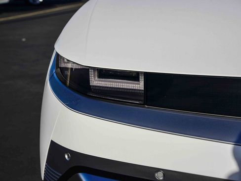 Used 2025 Hyundai Ioniq 5 Limited image 38