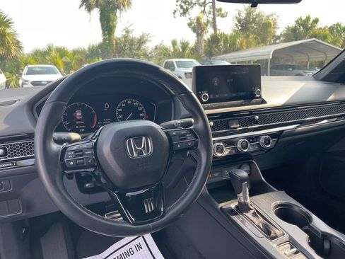 Used 2025 Honda Civic Sport image 13