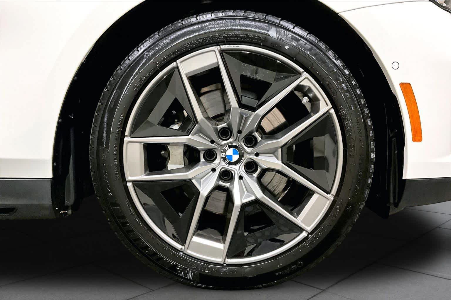 Used 2026 BMW 530i xDrive w/ Premium Package AWD/4WD image 10