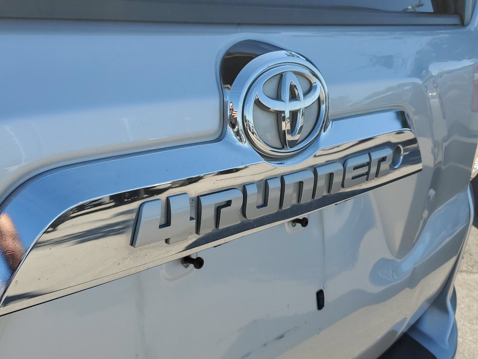 Used 2010 Toyota 4Runner SR5 AWD/4WD image 7