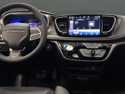 New 2027 Chrysler Pacifica Select FWD image 10