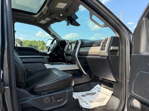 Used 2017 Ford F250 Lariat w/ Lariat Ultimate Package AWD/4WD image 30