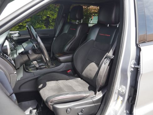 Used 2020 Jeep Grand Cherokee Trailhawk AWD/4WD image 36