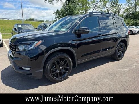Used 2025 Honda Passport Black Edition image 1