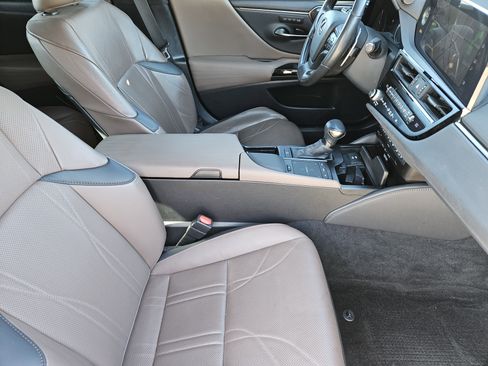 Used 2022 Lexus ES 350 Ultra Luxury image 16