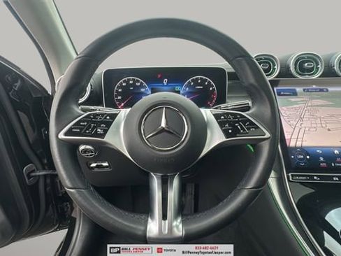 Used 2023 Mercedes-Benz GLC 300 4MATIC image 17