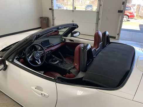 Used 2020 MAZDA MX-5 Miata Grand Touring image 14