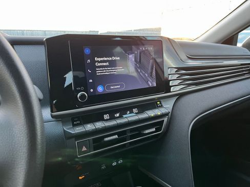 Used 2025 Toyota Camry LE image 21