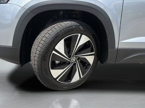 New 2026 Volkswagen Taos SE AWD/4WD image 10