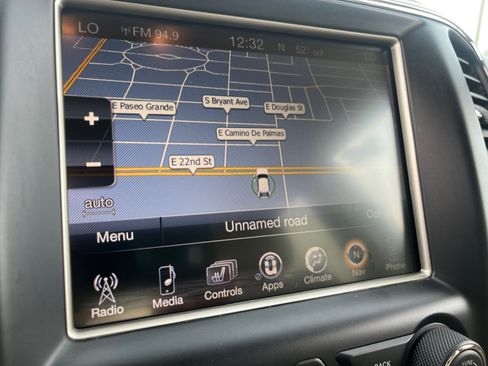 Used 2014 Jeep Grand Cherokee Limited w/ Luxury Group II image 28