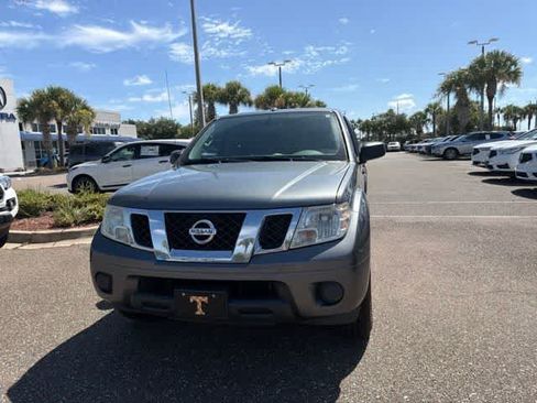 Used 2016 Nissan Frontier SV w/ Moonroof Package RWD image 6