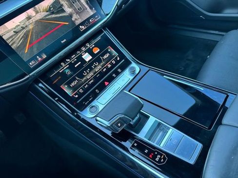 Used 2023 Audi A8 L 3.0T image 21