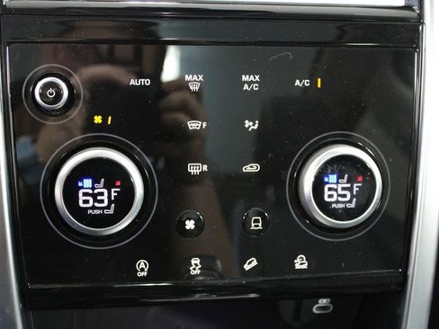 Used 2021 Land Rover Discovery Sport SE AWD/4WD image 28