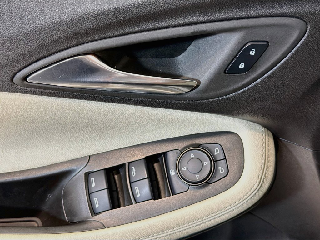 Used 2024 Buick Encore GX Preferred AWD/4WD image 18