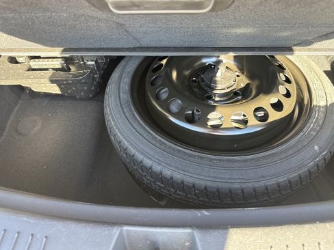 Used 2024 Buick Encore GX Sport Touring image 31