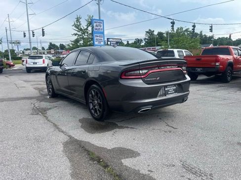 Used 2018 Dodge Charger GT image 4