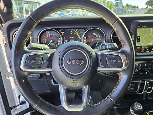 Used 2022 Jeep Wrangler Unlimited Sahara AWD/4WD image 23
