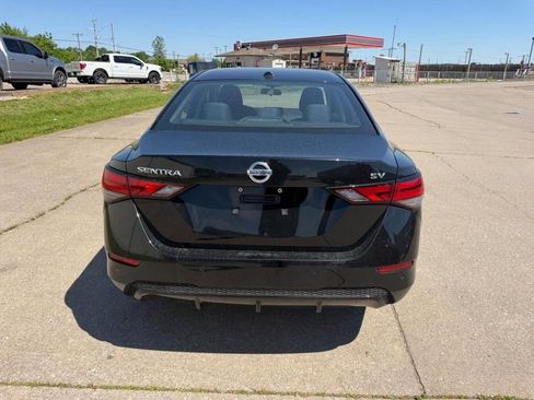 Used 2020 Nissan Sentra SV FWD image 4