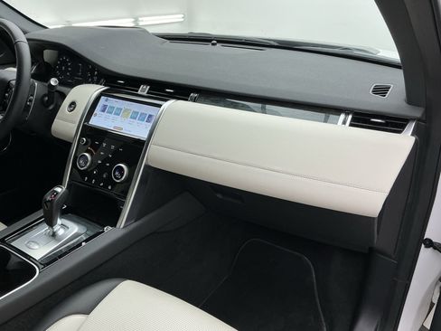 Used 2023 Land Rover Discovery Sport SE R-Dynamic image 26