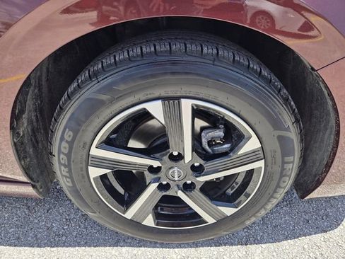 Used 2024 Nissan Sentra SV FWD image 9