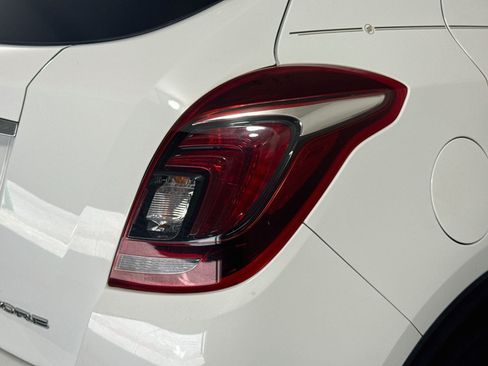 Used 2019 Buick Encore Essence FWD image 34