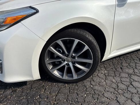 Used 2014 Toyota Avalon XLE Touring FWD image 2