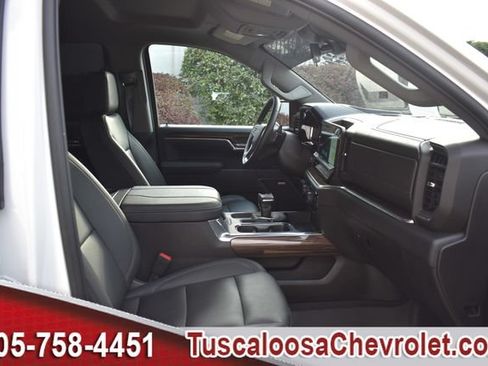 Used 2025 Chevrolet Silverado 1500 RST AWD/4WD image 23
