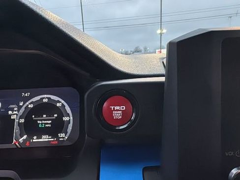 Used 2025 Toyota Tacoma TRD Off-Road image 16