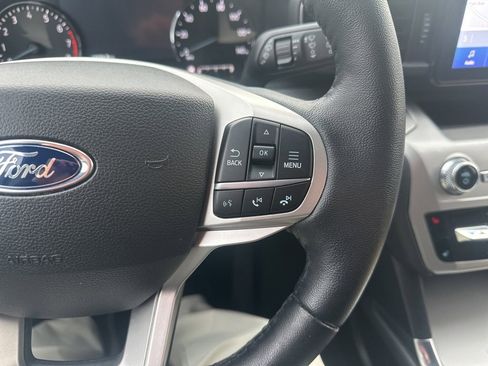 Used 2022 Ford Explorer XLT w/ Equipment Group 202A image 18